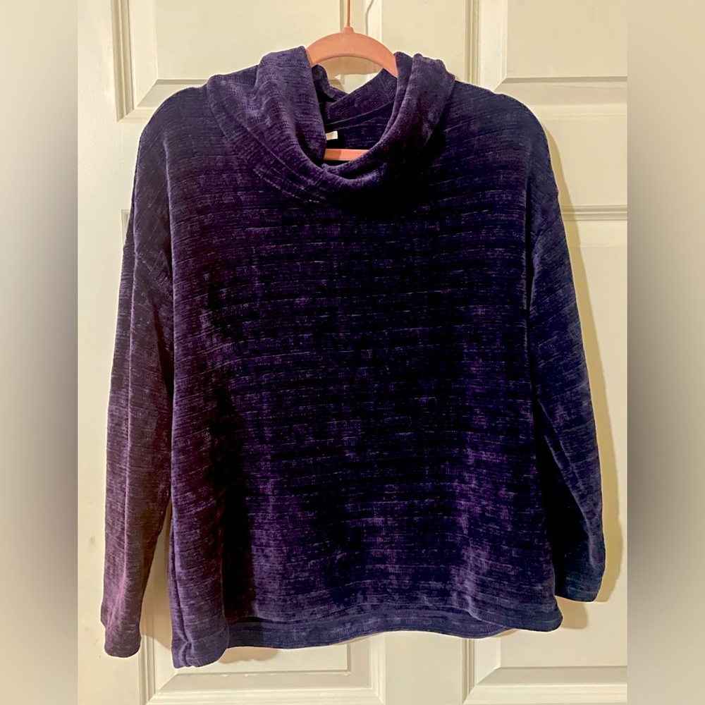 Women’s extra soft J.Jill purple sweater size S petite